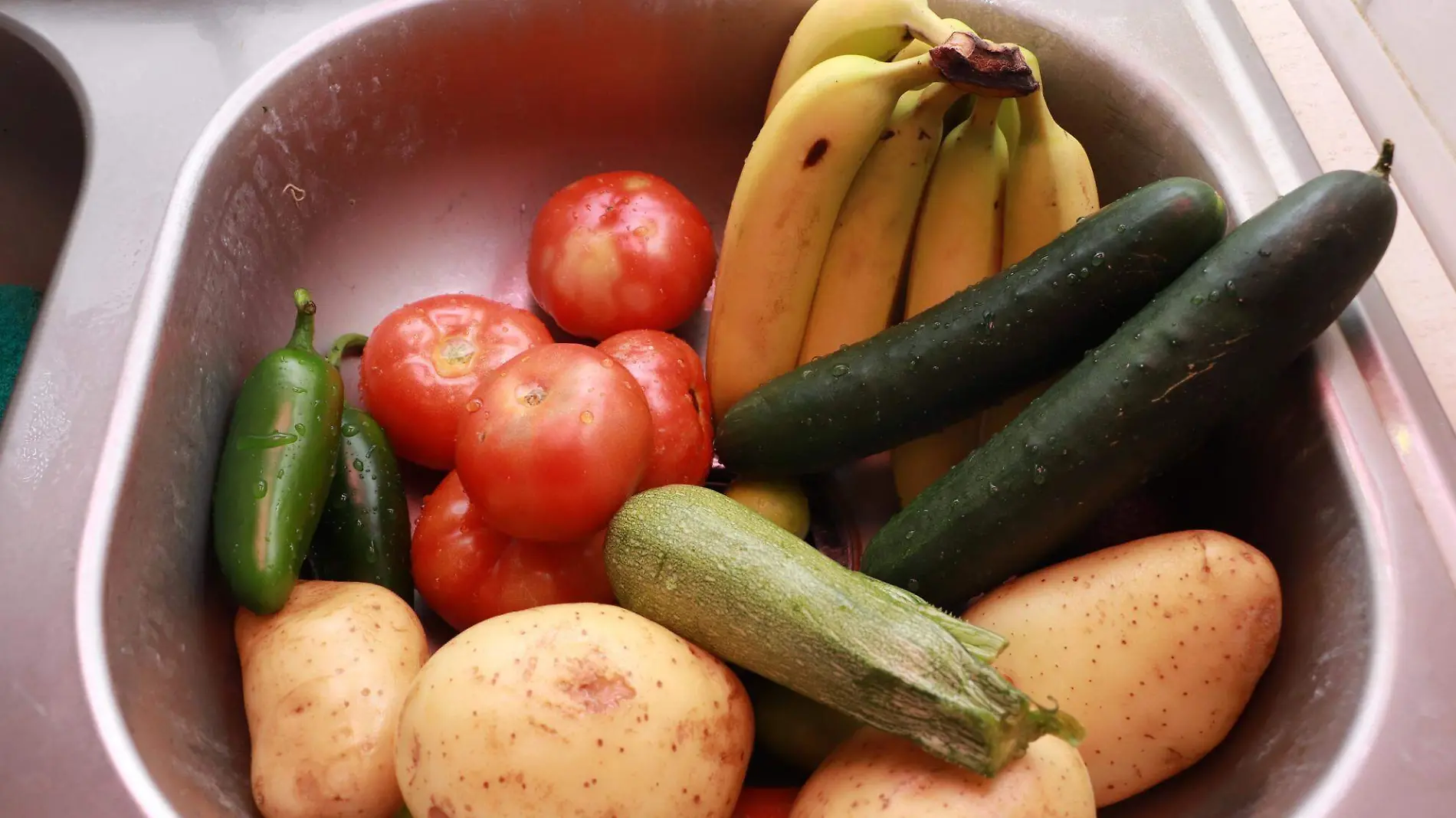 Lavado de verduras y frutas - Cecilia Saijas (4)